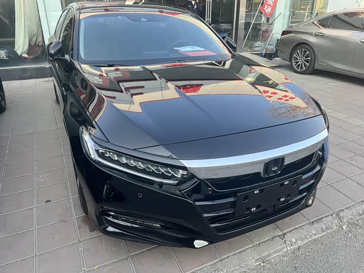 Фото 3 - Honda Accord