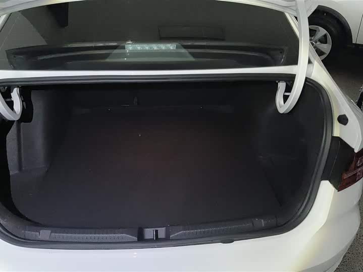 Фото 4 - Volkswagen Lavida