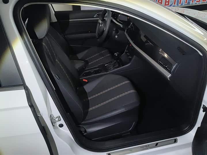 Фото 8 - Volkswagen Lavida