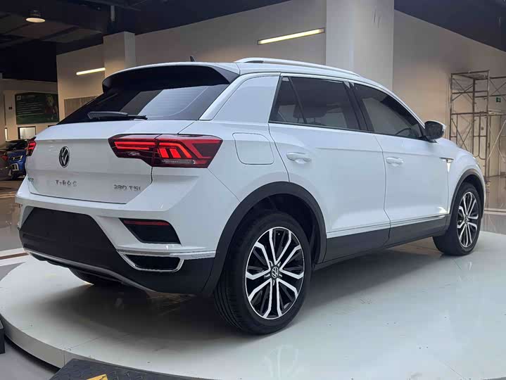 Фото 7 - Volkswagen T-Roc