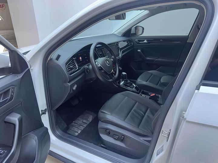 Фото 9 - Volkswagen T-Roc