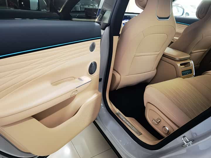 Фото 6 - Exeed Sterra ET