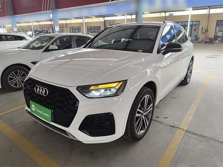 Фото 1 - Audi Q5L