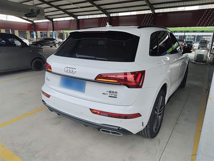 Фото 7 - Audi Q5L