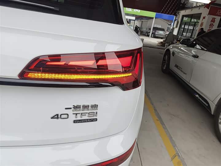 Фото 8 - Audi Q5L