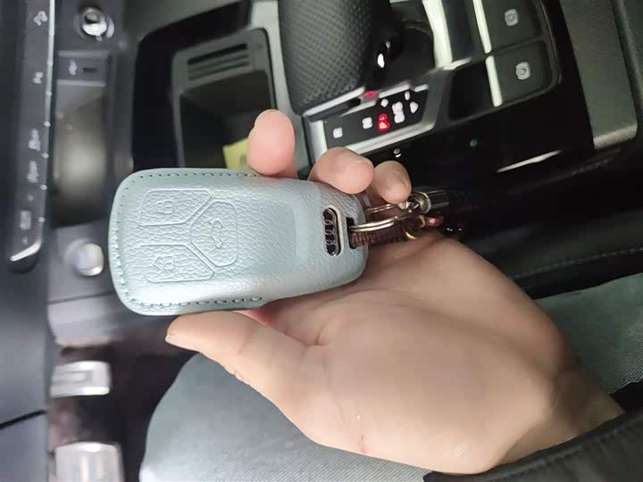 Фото 9 - Audi Q5L