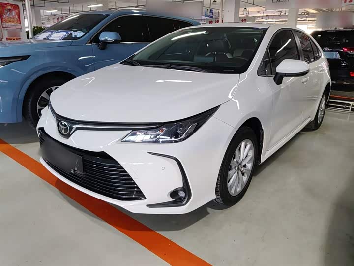 Фото 1 - Toyota Corolla