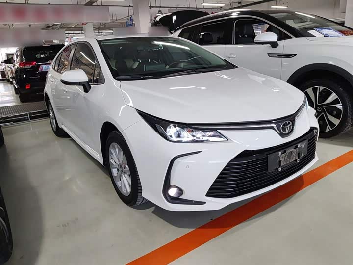 Фото 4 - Toyota Corolla