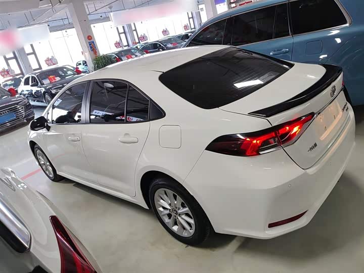 Фото 5 - Toyota Corolla