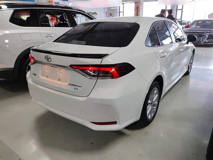 Фото 7 - Toyota Corolla