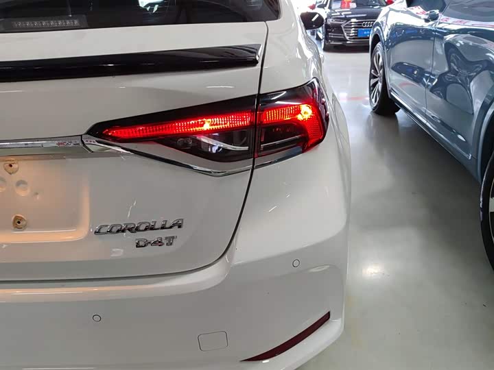 Фото 8 - Toyota Corolla