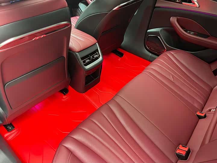 Фото 9 - Hongqi H5