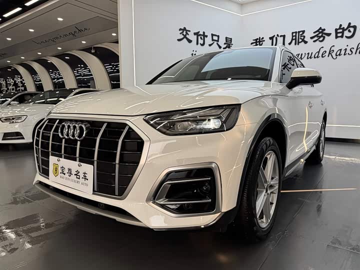 Фото 1 - Audi Q5L