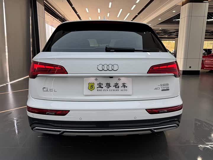 Фото 4 - Audi Q5L