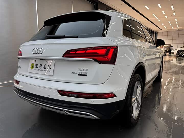 Фото 6 - Audi Q5L