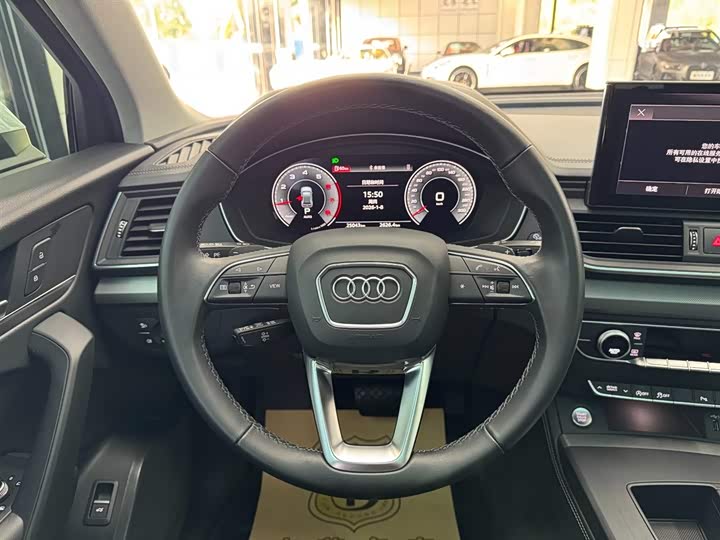 Фото 9 - Audi Q5L