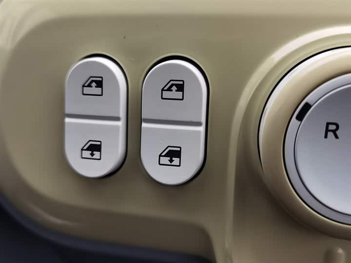 Фото 9 - Bestune Pony