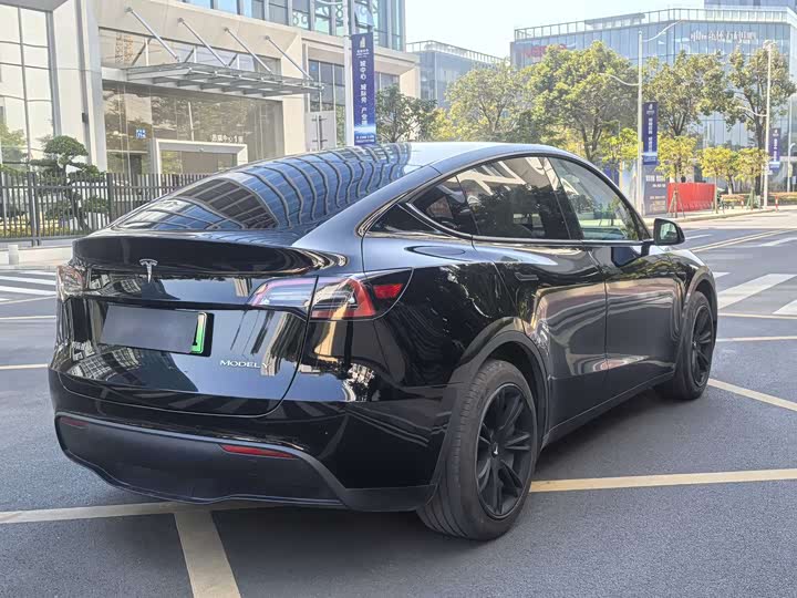 Фото 4 - Tesla Model Y