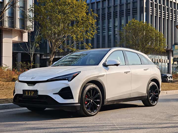 Фото 1 - BAIC Arcfox Alpha T5