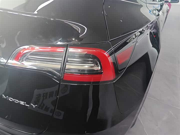 Фото 8 - Tesla Model Y