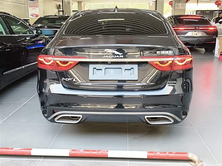 Фото 6 - Jaguar XF L