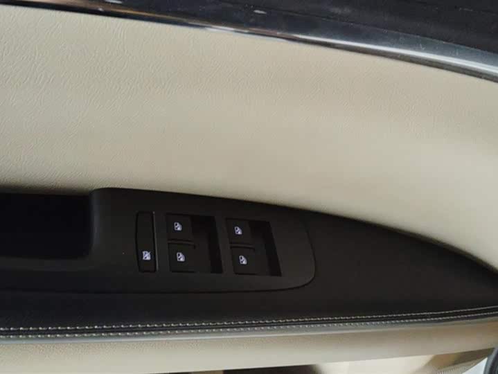 Фото 7 - Buick GL8 ES