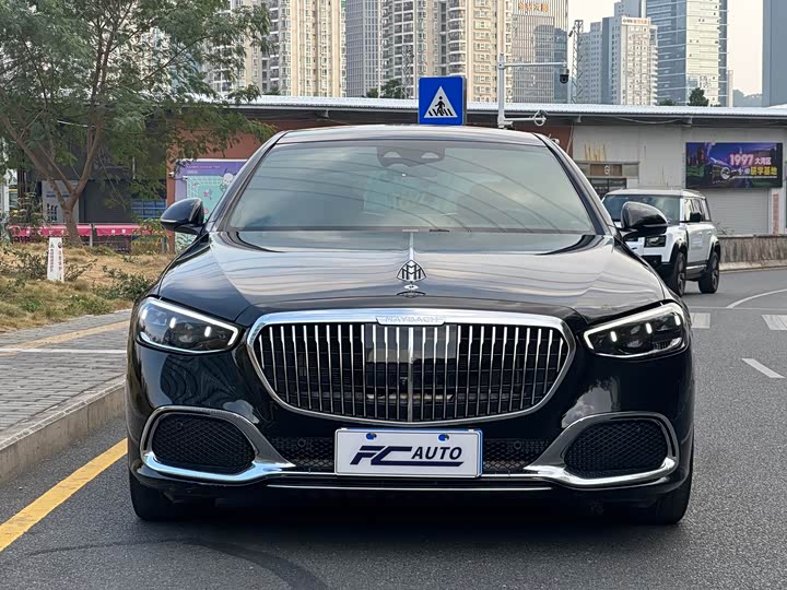 Фото 2 - Mercedes-Benz Maybach S-Class