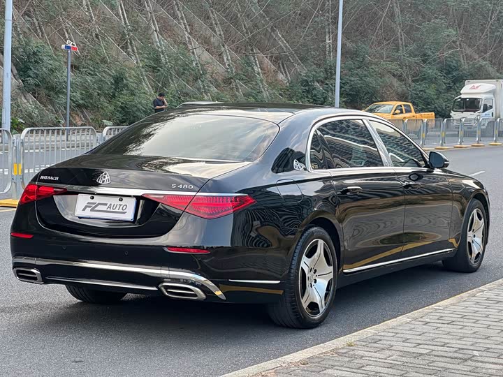 Фото 5 - Mercedes-Benz Maybach S-Class