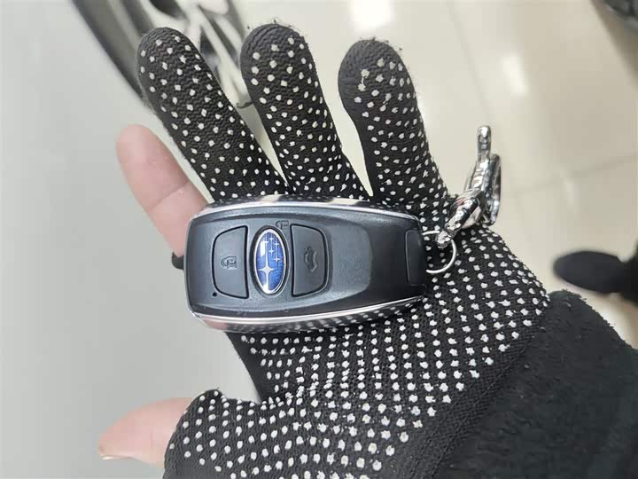 Фото 9 - Subaru Outback