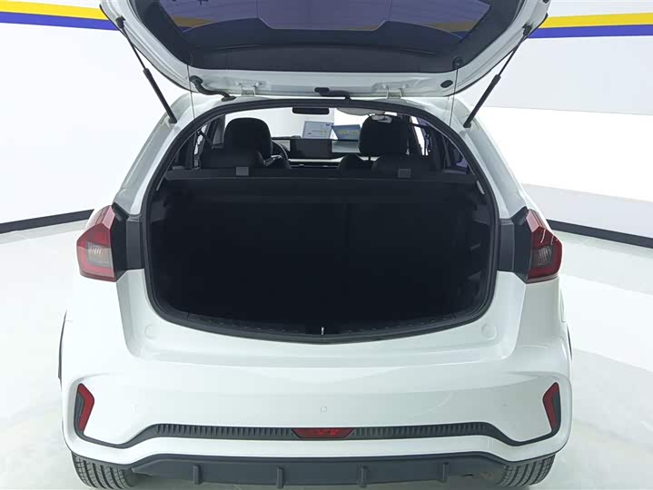 Фото 4 - Geely Vision X3