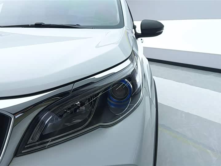 Фото 5 - Geely Vision X3