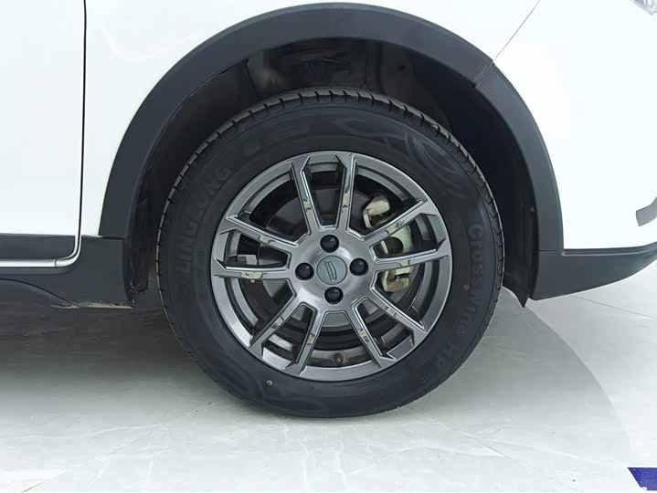 Фото 6 - Geely Vision X3