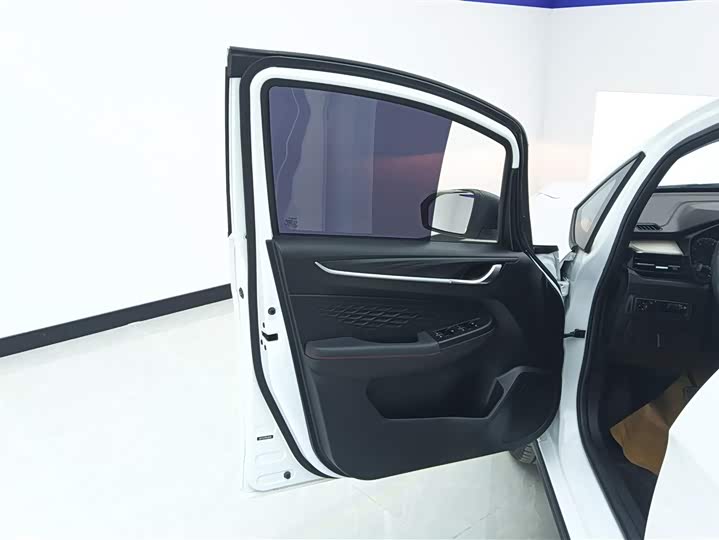 Фото 7 - Geely Vision X3