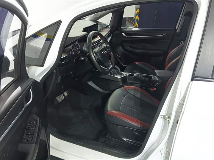 Фото 9 - Geely Vision X3