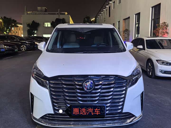 Фото 2 - Buick GL8 ES