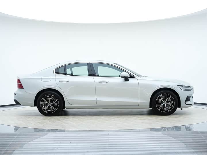 Фото 4 - Volvo S60