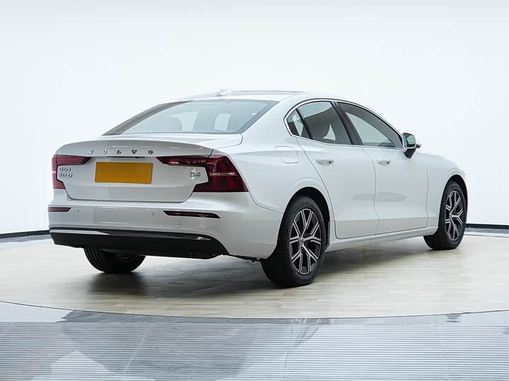 Фото 5 - Volvo S60