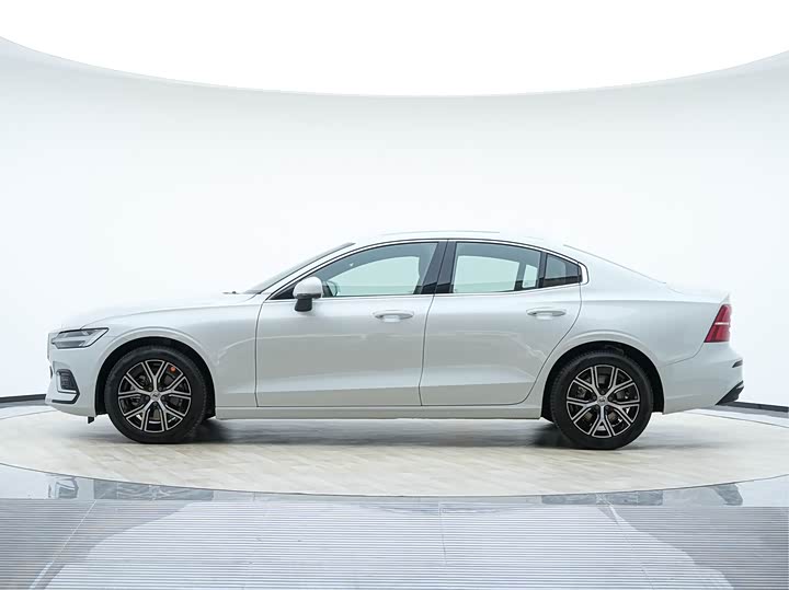 Фото 6 - Volvo S60