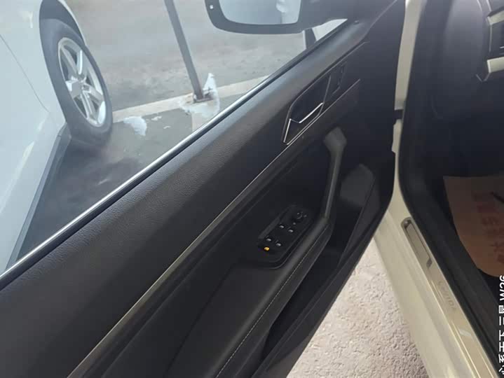 Фото 7 - Volkswagen Lavida