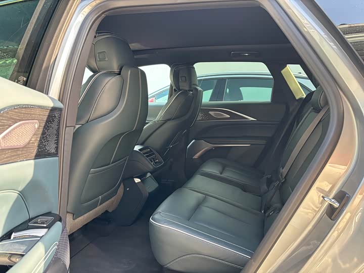 Фото 4 - Cadillac Lyriq