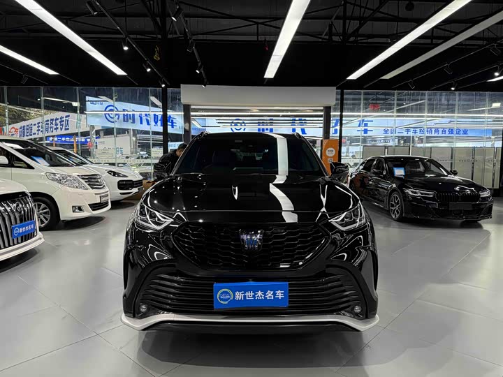 Фото 2 - Toyota Crown Kluger