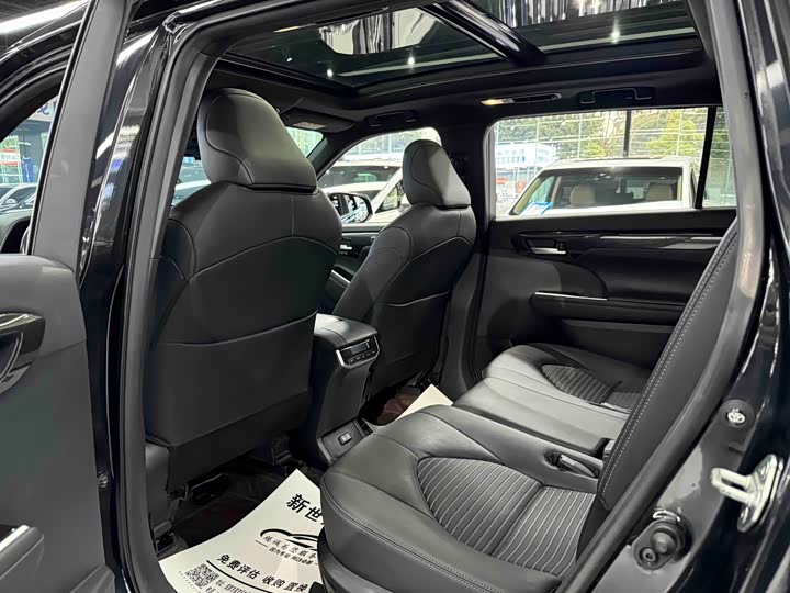 Фото 5 - Toyota Crown Kluger