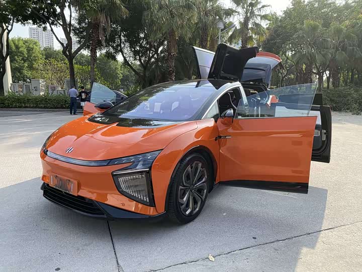 Фото 8 - HiPhi X