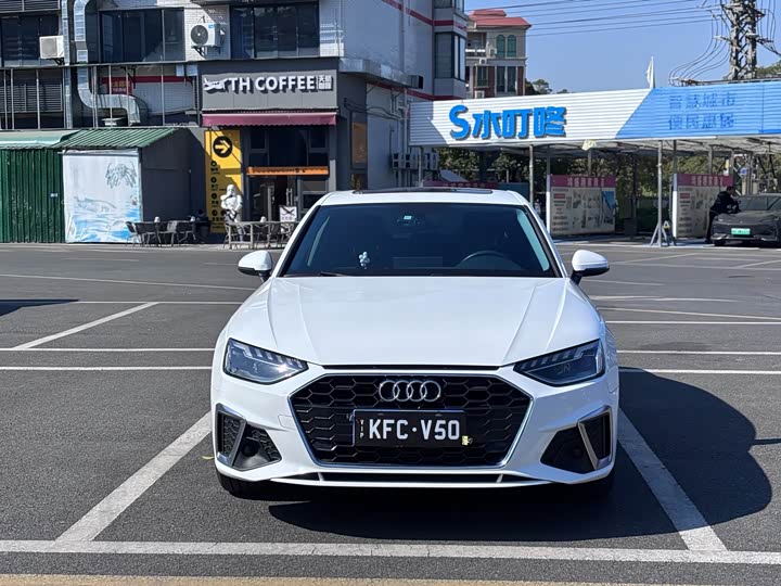 Фото 2 - Audi A4L