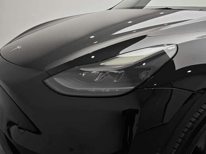 Фото 8 - Tesla Model Y