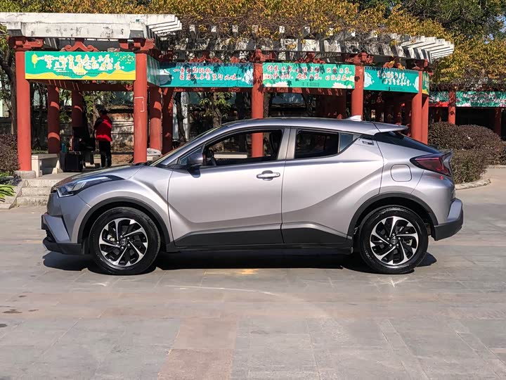 Фото 4 - Toyota Izoa