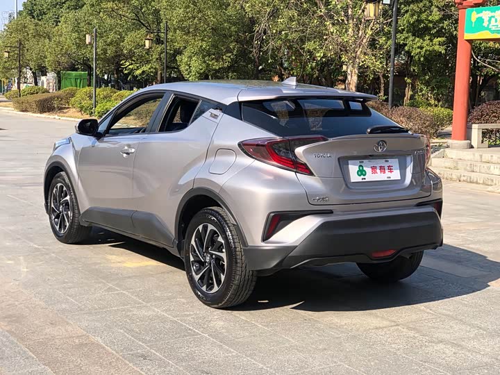 Фото 5 - Toyota Izoa