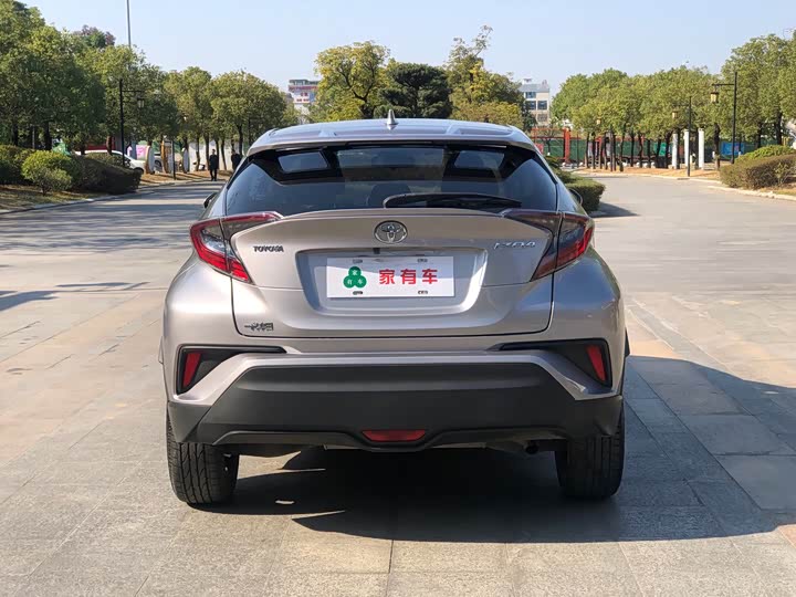 Фото 6 - Toyota Izoa