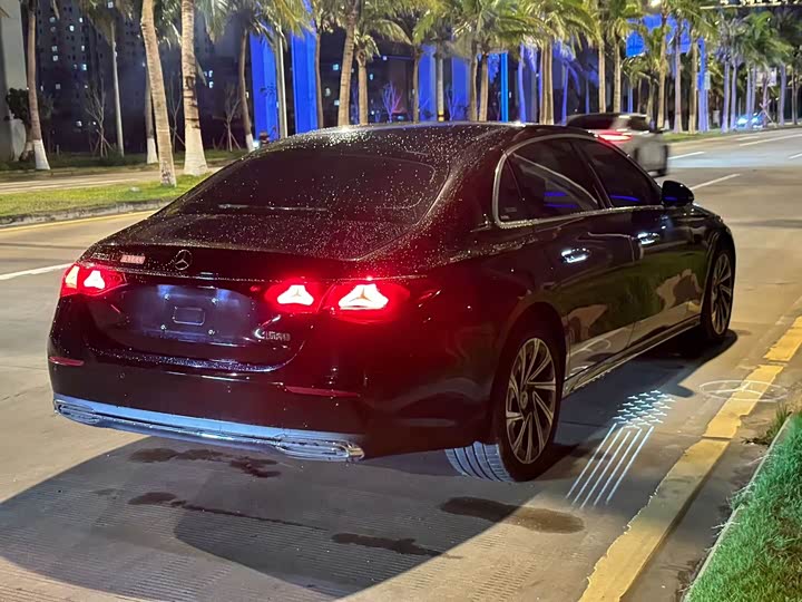 Фото 2 - Mercedes-Benz E-Class