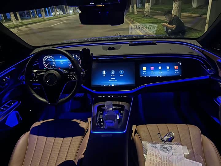 Фото 5 - Mercedes-Benz E-Class